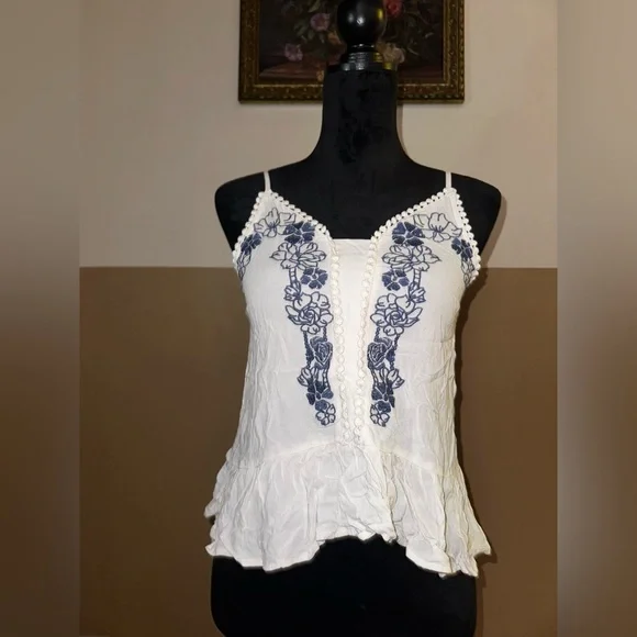 White and Blue Floral Embroidered Women's Top - Picture 5 of 12